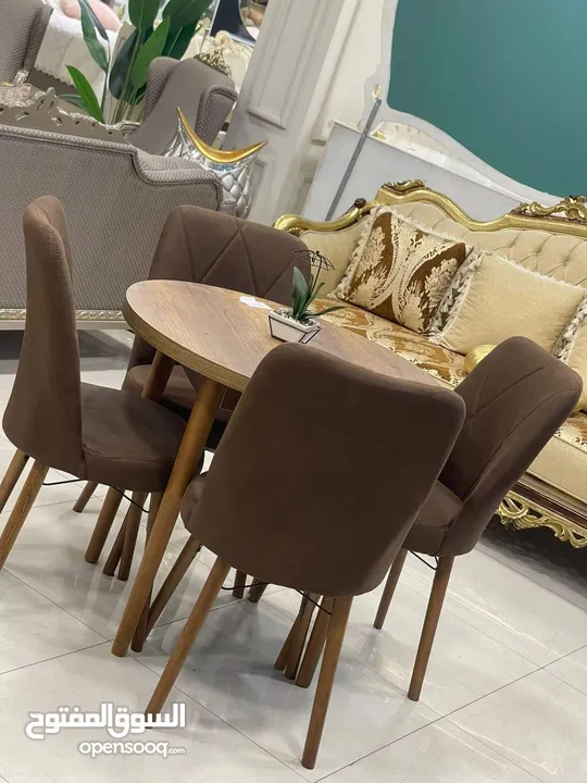 طاولة سفرة مع 4 كراسي