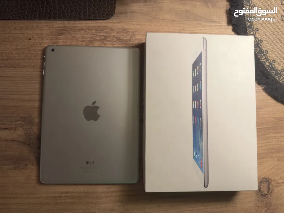 iPad Air 1 للبيع بحالة الوكالة مع الكرتونه