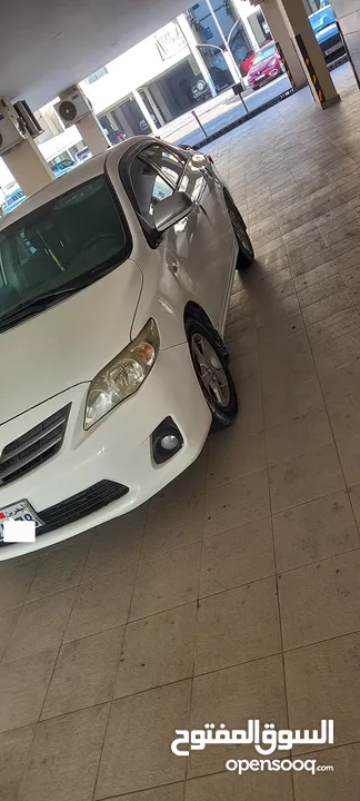 بدل مع سيارة تايوتا راف فود مديل 2013