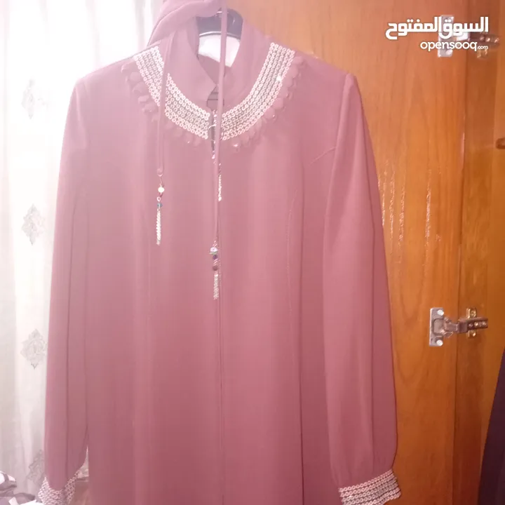 جلابيب للبيع استعمال بسيط تم شراؤها ب 30 واكثر للبيع ب 5 او 10 او 15