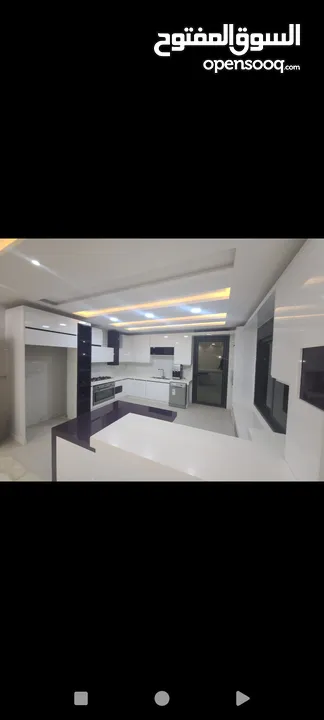 شقه لم تسكن Vip سوبر ديلوكس 3نوم + 2 ماستر +  5 حمامات + طابق ارضي