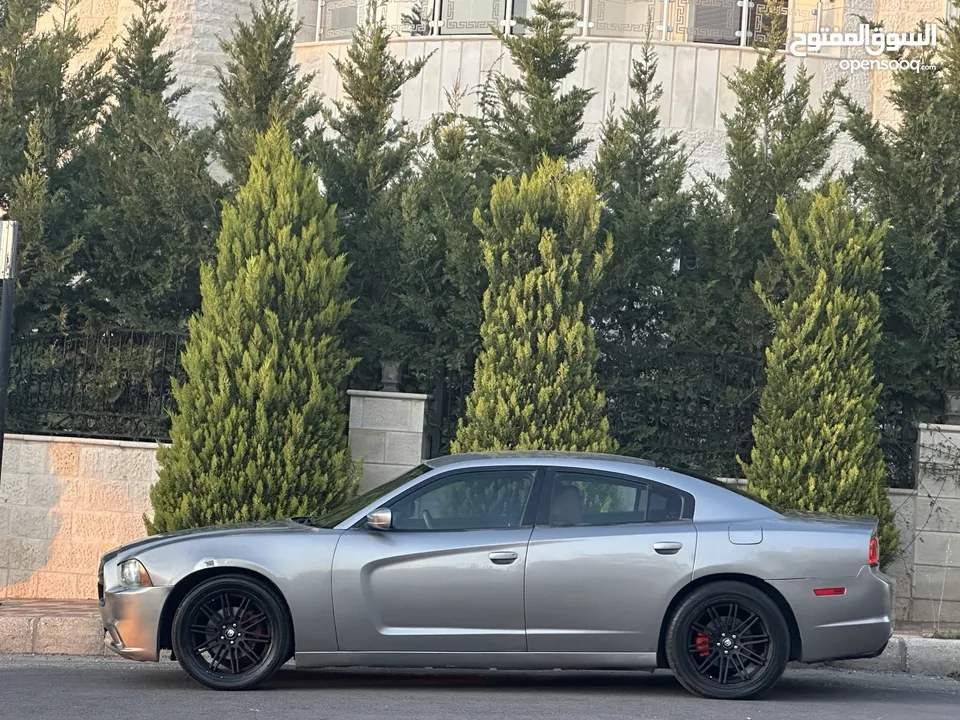 Dodge charger model 2011 (3600cc) for sale