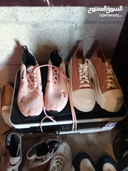 احذية اشكال الوان كلو مستعمل بحالة جديدة