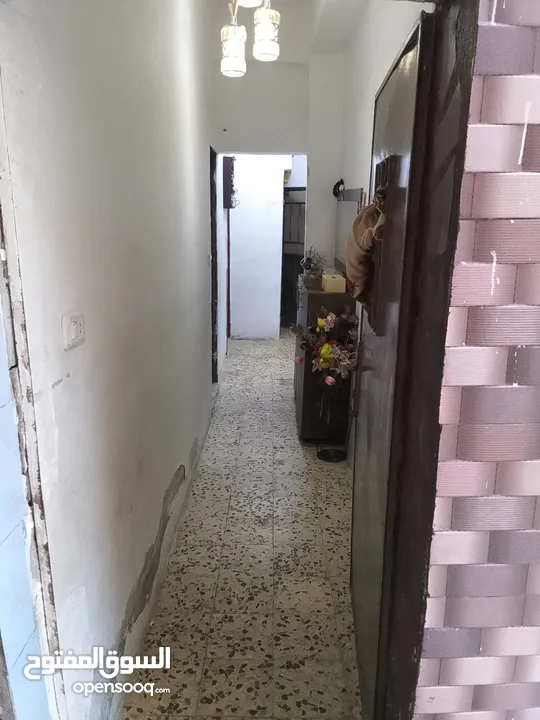 بيت طابقين كبير وواسع جدآ