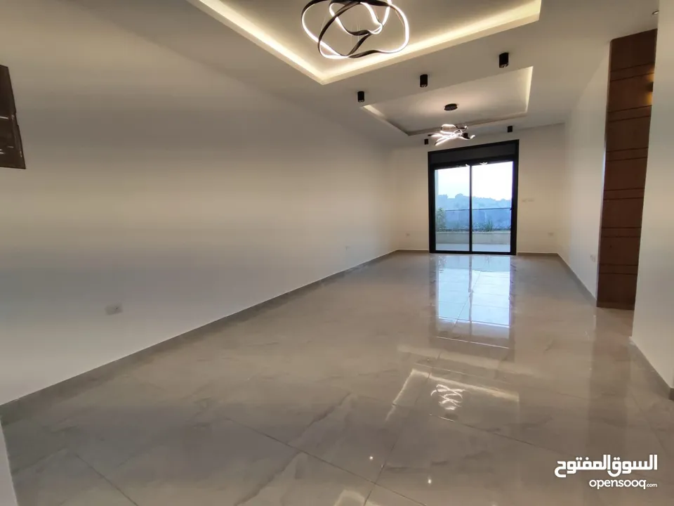 شقة فاخرة للبيع – الطيرة  امتداد شارع المطل