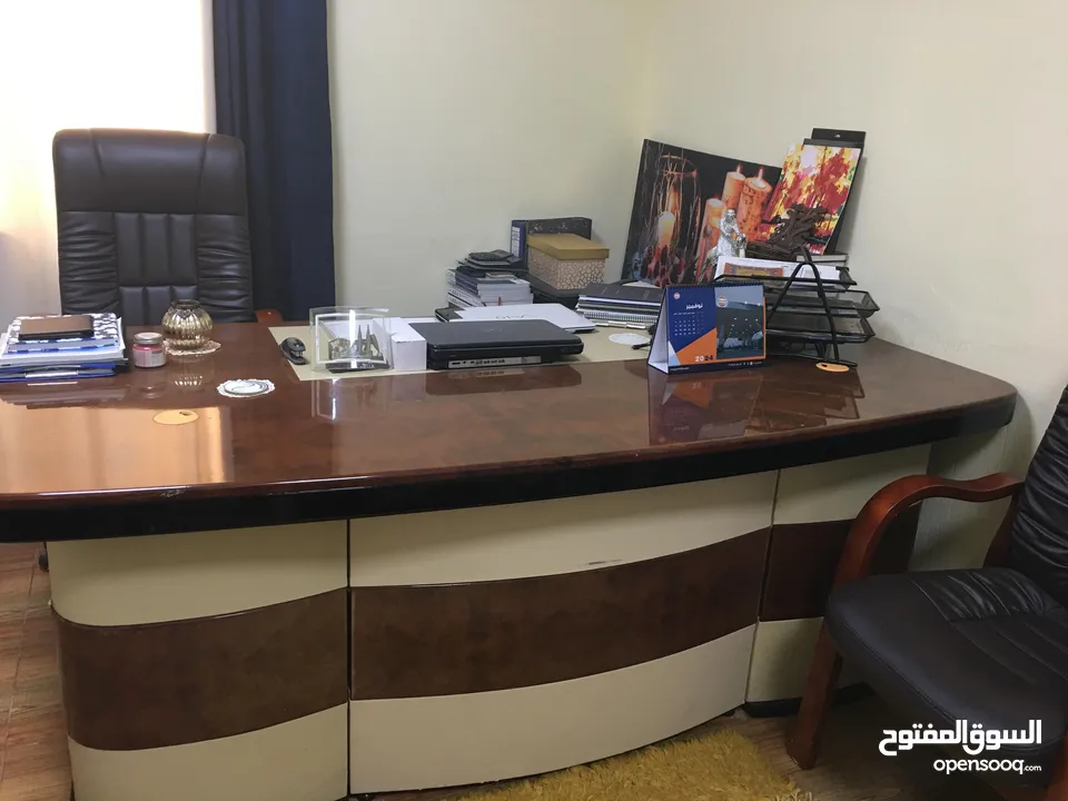 Posh, High-Quality Office Table in Great Condition