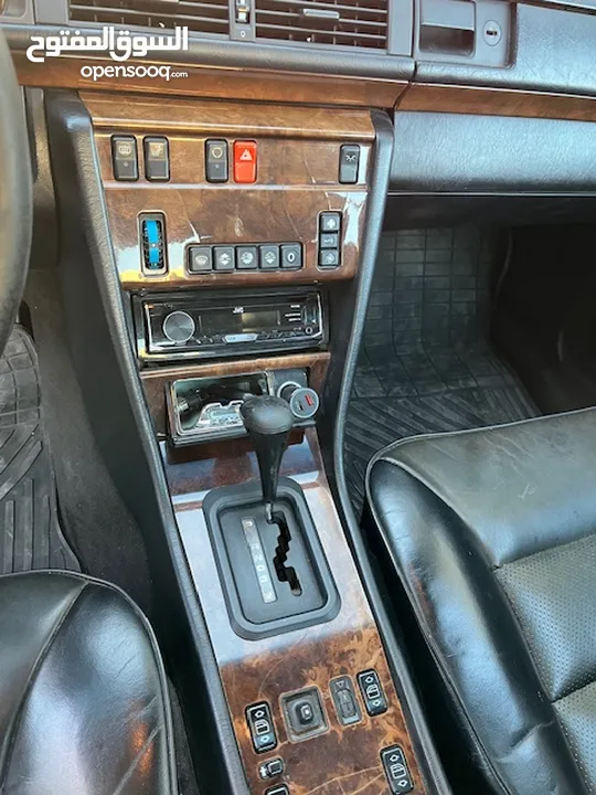 Mercedes-Benz W124 CE 300 24-V (1992)