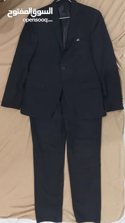 بدلة رجالية كلاسيكية سوداء للزفاف و المناسبات مقاس 48 Men's 2 piece suit slim made in turkey L