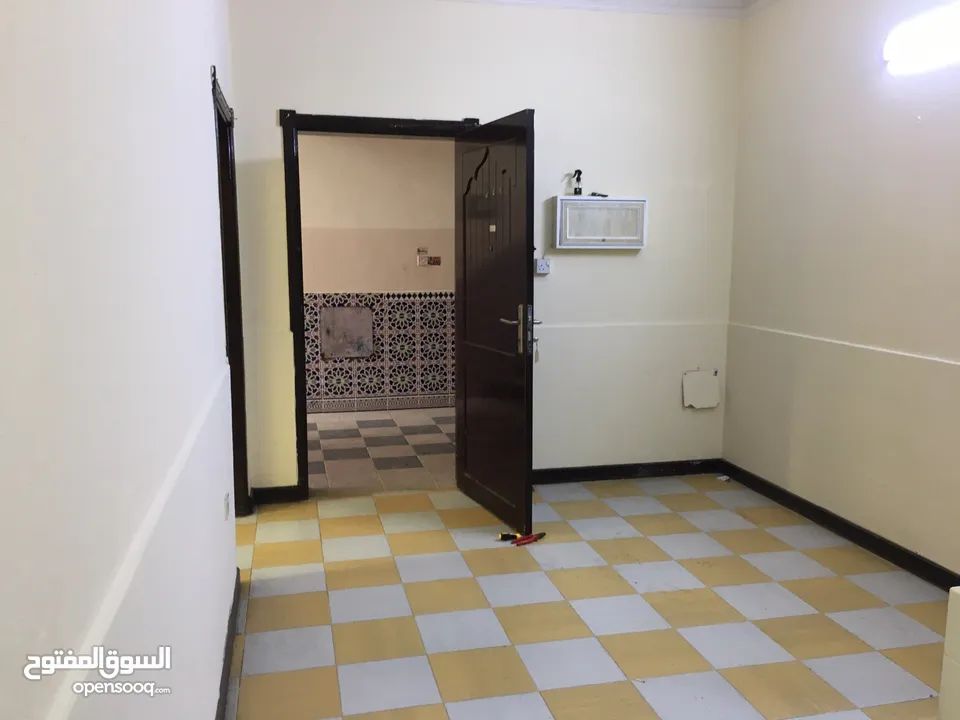 للايجار شقة بدارسيت شارع المدرسة الهنديه  Flat for rent in darsait neer Indian school