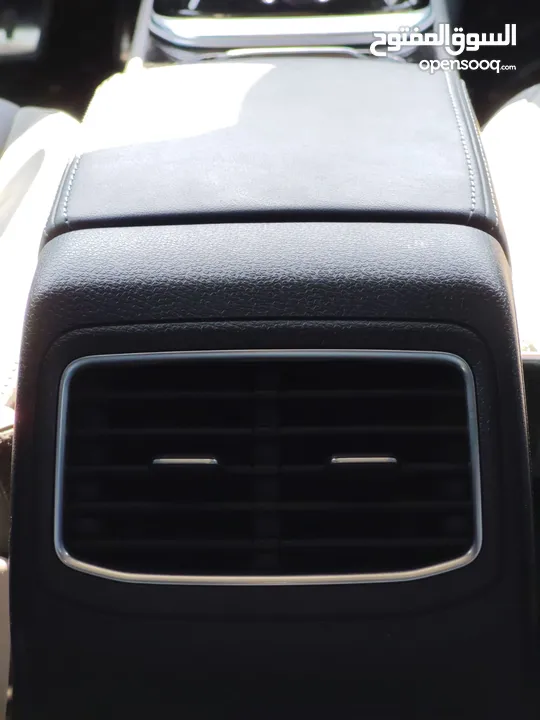 VOLKSWAGEN ID.4 CROZZ PRO   مع فتحه بانورما متحركة عداد 9k فقط