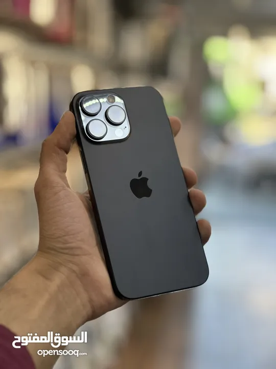 Iphone 16 pro max مستعمل بحالة الوكالة 512GB ولا خدش بطارية 100٪؜ بسعر حرقق