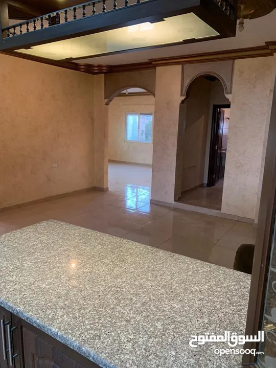 عماره للبيع من المالك مباشره مساحه الارض 600 مشاحه البناء 300