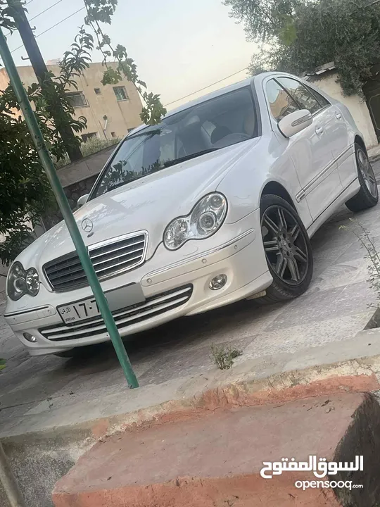 سياره مرسيدس c200 موديل 2006 فحص كامل فل اضافات كامل ممشى قليل 155 الف