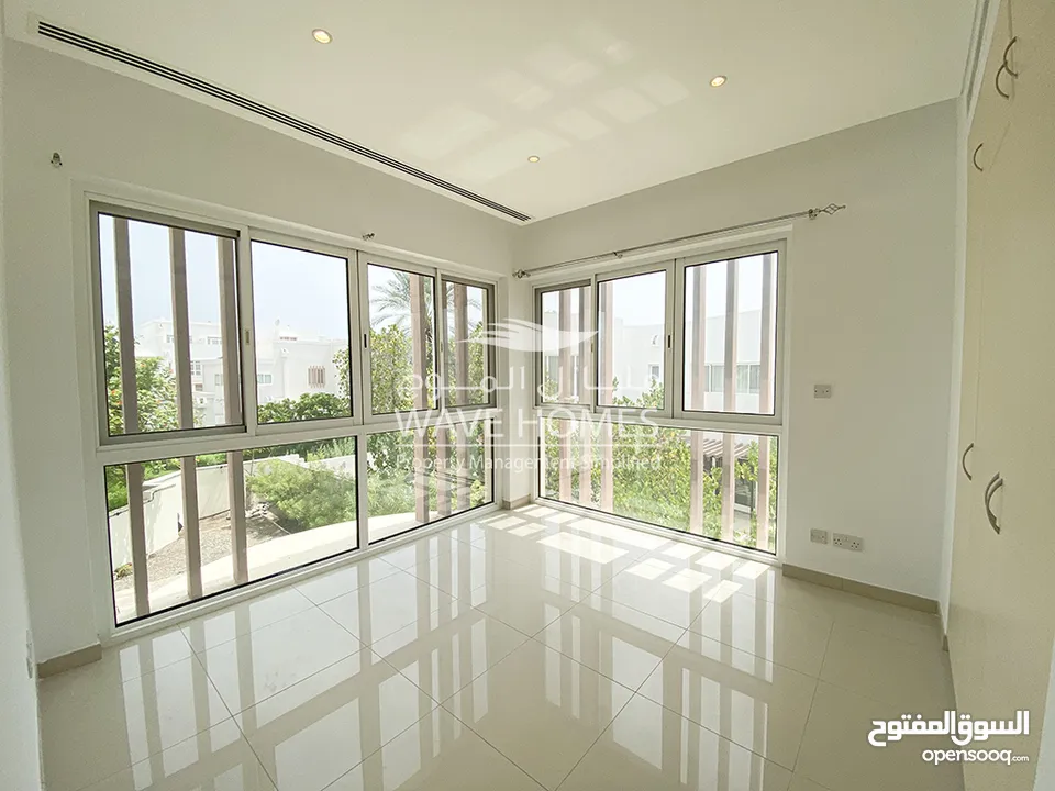 Very Spacious 5-Bedroom Villa in Al Mouj