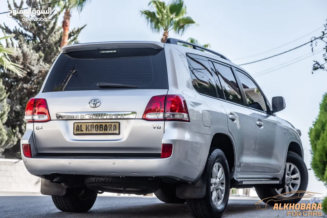 Toyota Land Cruiser Gx-r 2010 V8  السيارة مميزة جدا و قطعت مسافة 115,000 كيلو   محرك :  4700 سي سي