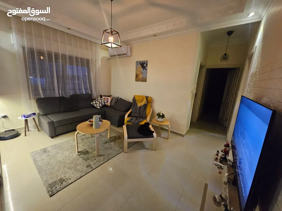 شقة بالجندويل 111 متر مربع 2 نوم ضيوف مع سفرة صالة مع مطبخ  2 حمام برنده