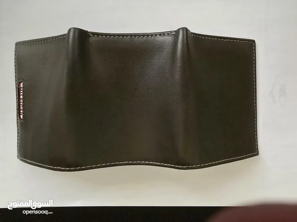 TOMMY HILFIGER LEATHER WALLET BROWN COLOR, ORIGINAL FROM USA محفظة جلد ماركة تومي هيلفيجر للبيع