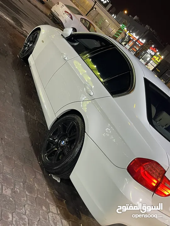 بي ام 323i