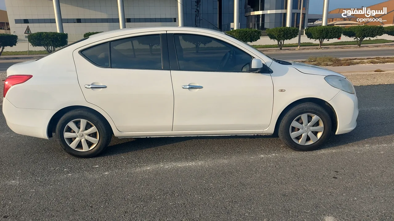 NISSAN SUNNY 2013 VERY CLEAN INSIDE OUTSIDE AND AC , ENGINER , GER 100%