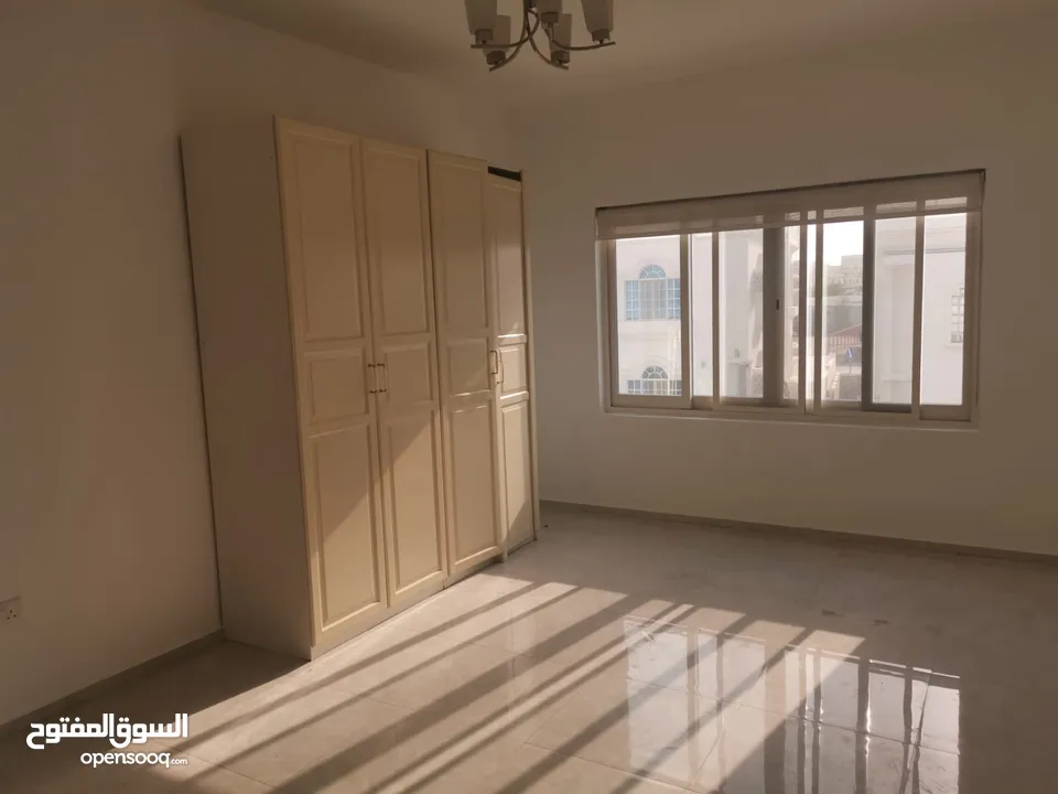 Villa for rent in Qurum 29 للإيجار فيلا بالقرم 29