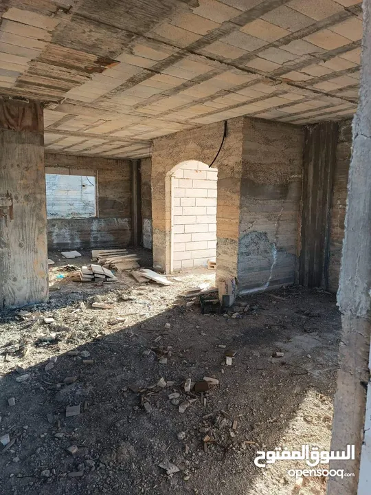 بيت مستقل مع قطعة ارض