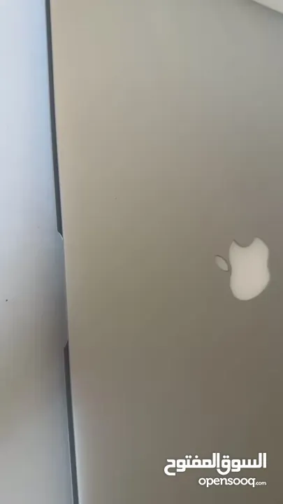 MacBook 2017 8GB حالة ممتازة مع شاحن