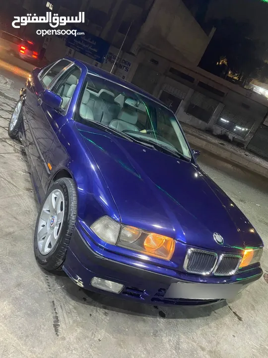 BMW وطواط 318