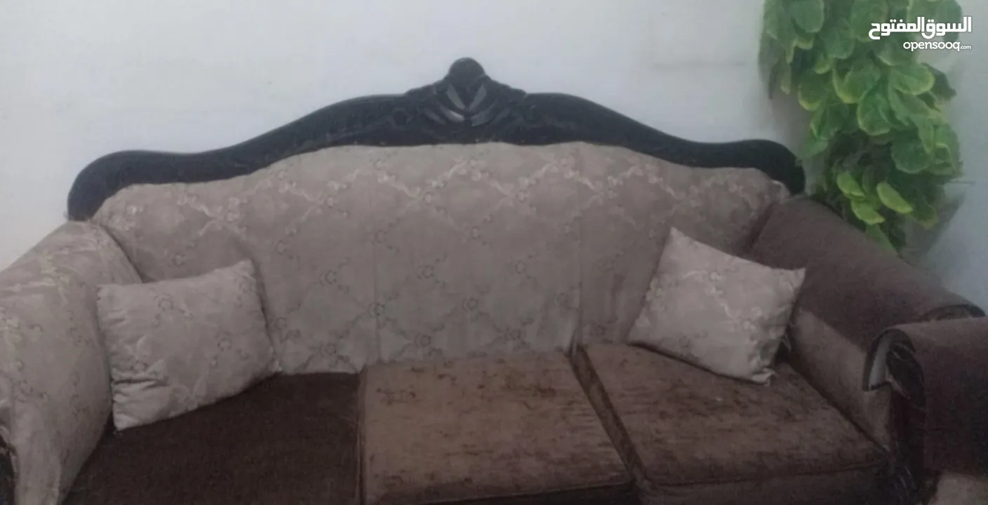 طقم كنب مستعمل نضيف للبيع 30دينار