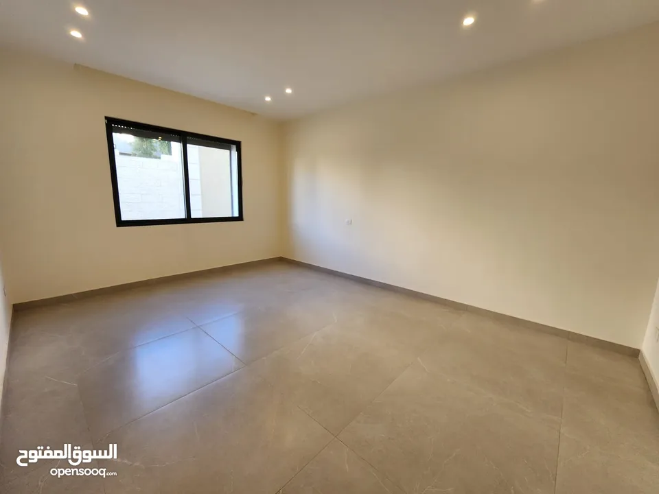 شقة طابقية فاخرة للبيع في عبدون ref : 14384