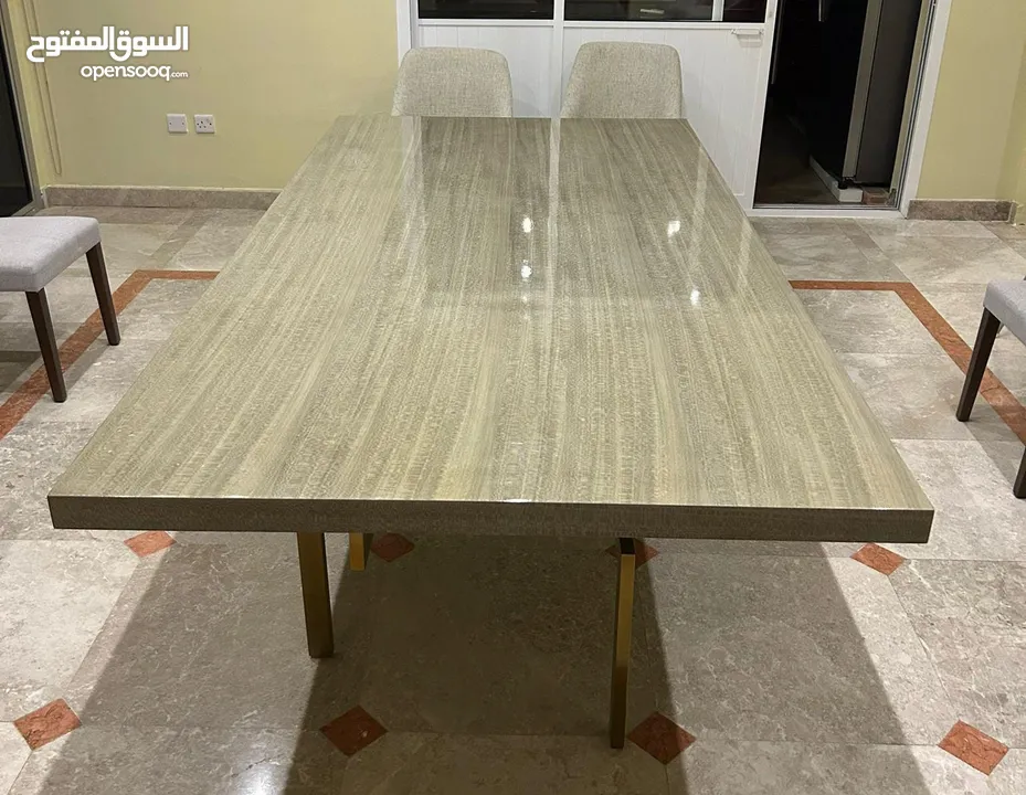 Dining table without Chairs