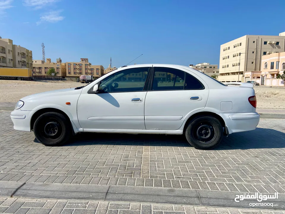 Nissan Sunny 2001 Model