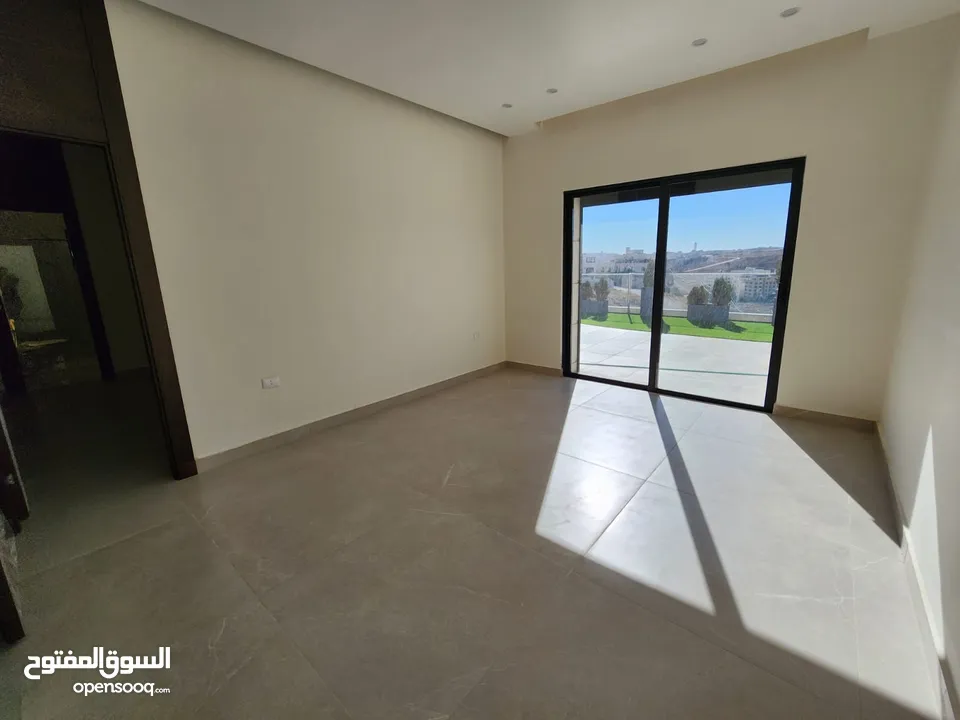 روف فاخر للبيع في عبدون ref : 14387
