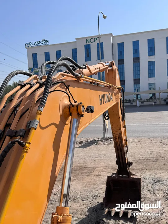 HYUNDAI EXCAVATOR R220-9 MODEL 2017