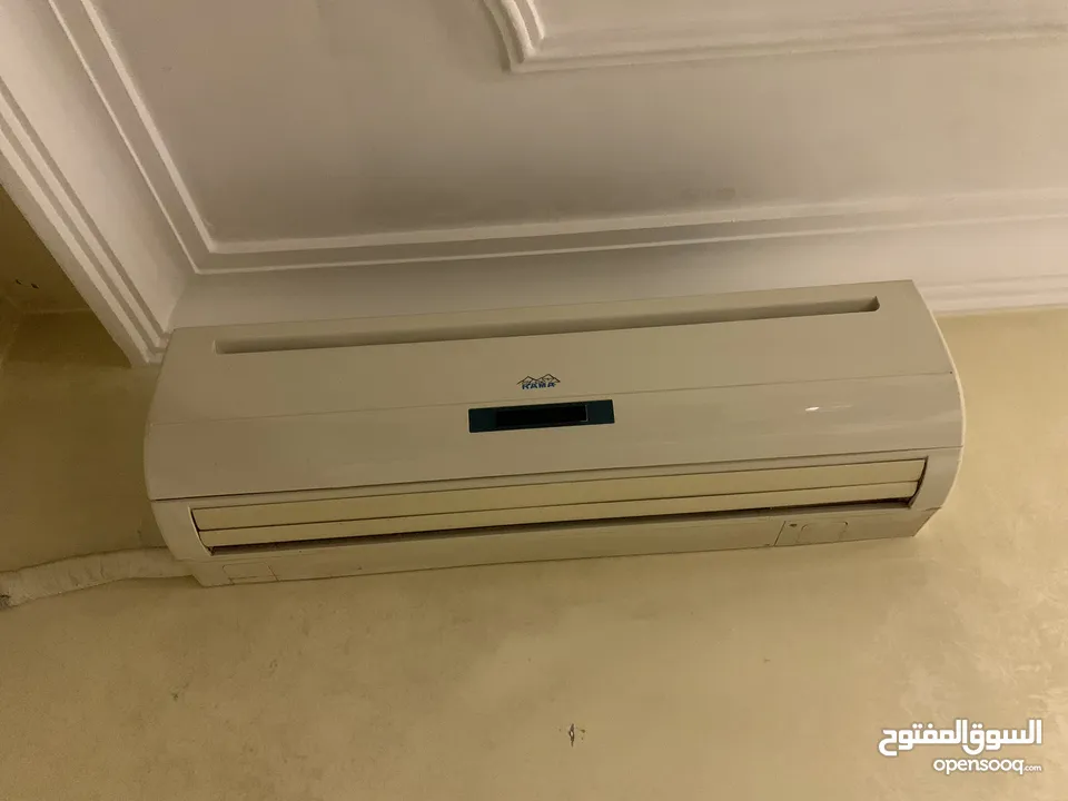 مكيف كندشن 2 طن مع الوحده الخارجيه نضيف بارد ساخن للبيع
