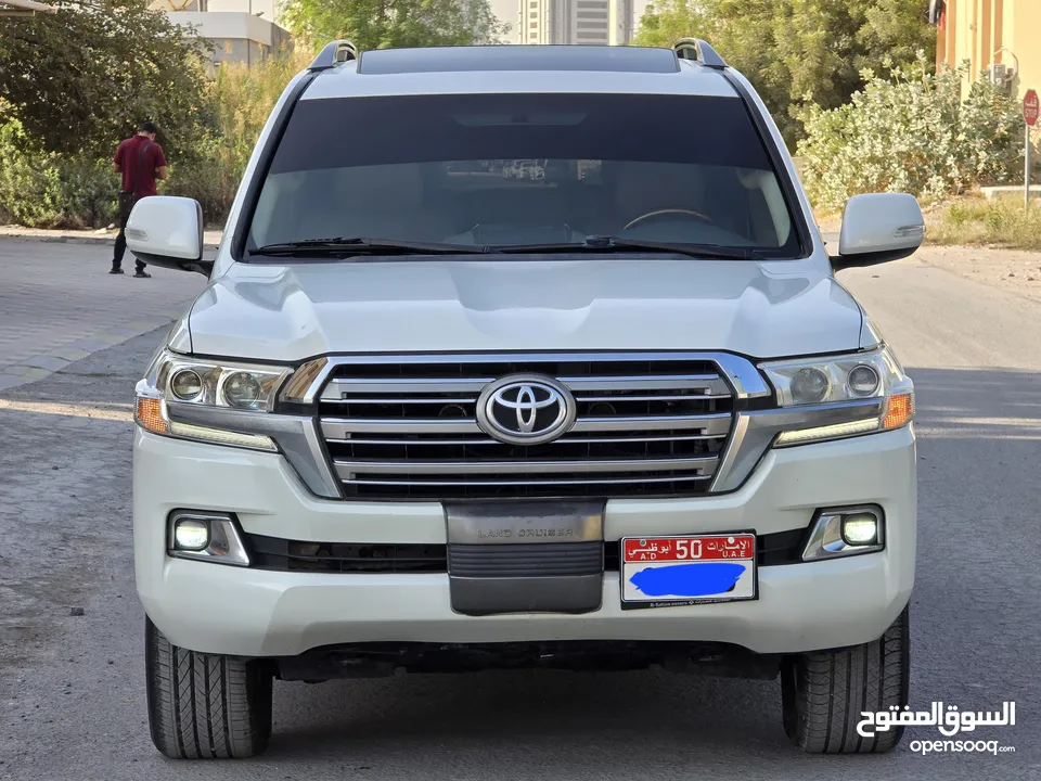 Land cruiser GXR GCC V8 2016 Price 136,000 AED