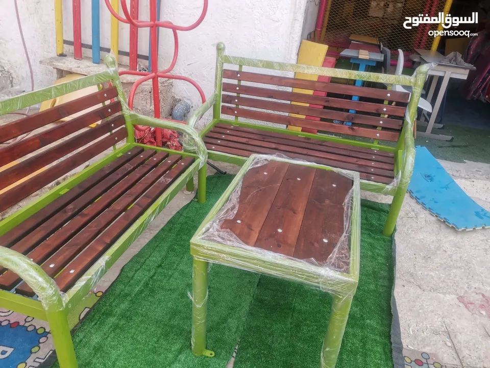 مقاعد حديقة ثلاثي فاخر حديد وخشب سويد مقاس متر ونص في 60 سم. خدمة التوصيل لجميع المحافظات