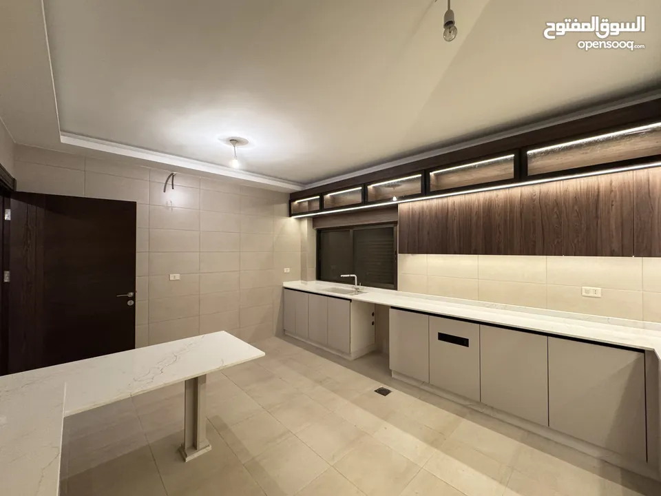 شقة غير مفروشة للايجار في الدوار الرابع ( Property 37912 )-175064101