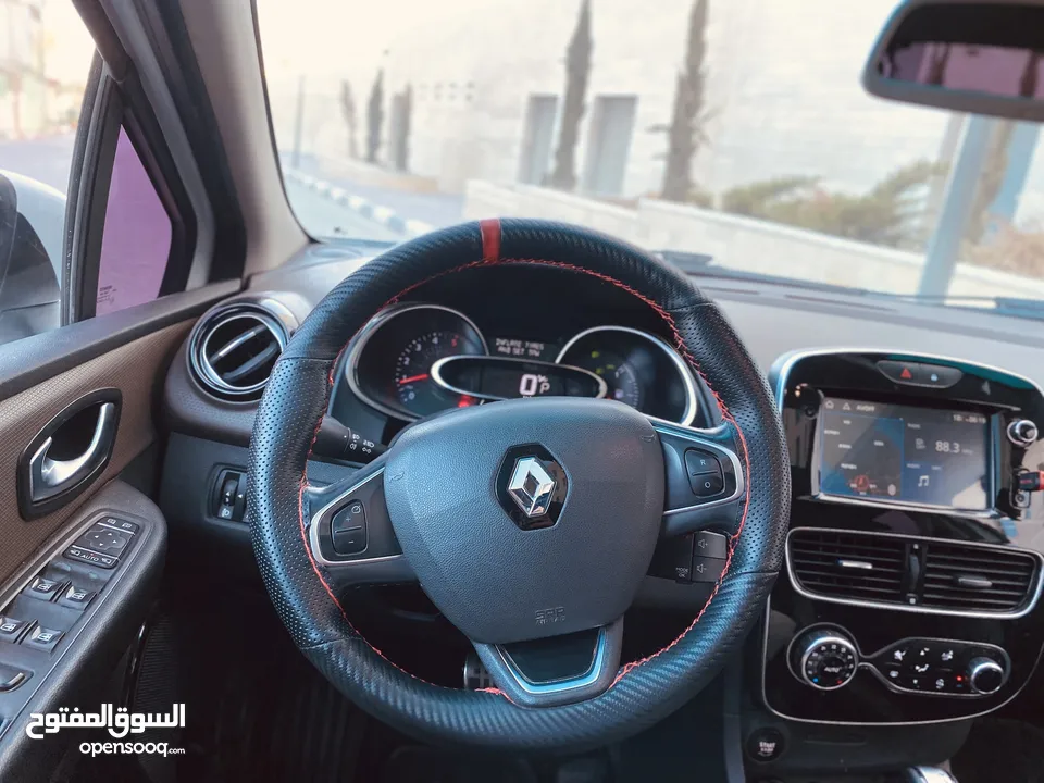 رينو كليو ديزل فل فل مع سقف بانوراما للبيع