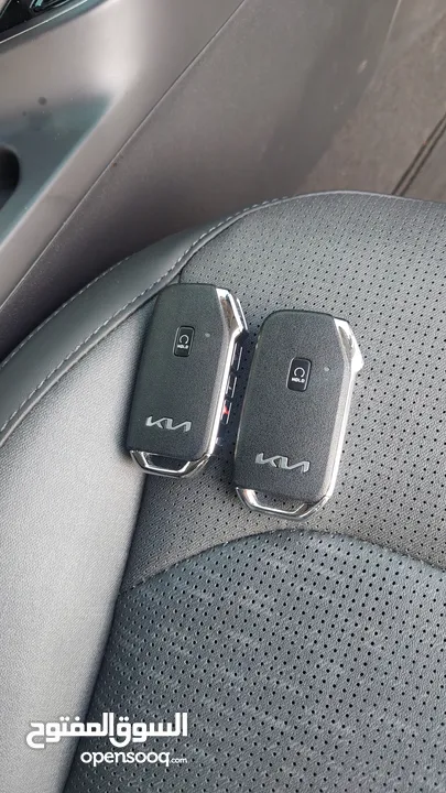كيا نيرو هايبرد كامل الإضافات بدون فتحه سقف 2023 .