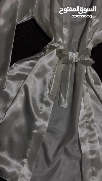 روب عرايسي ساتان أبيض  بستراس BRIDE قصير
