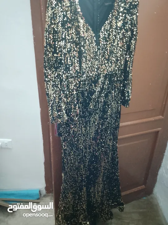 مجموعة فساتين للبيع او للايجار