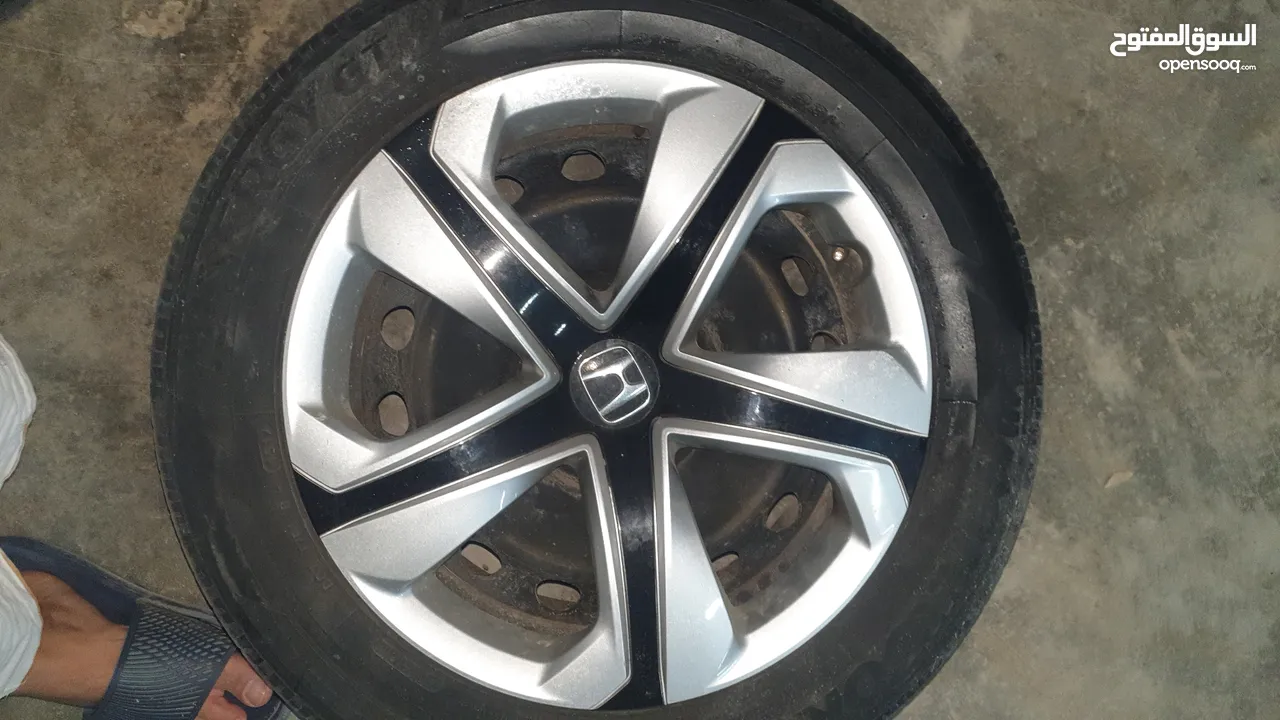 4 تاير هوندا  سفك الاصلي honda civic tires