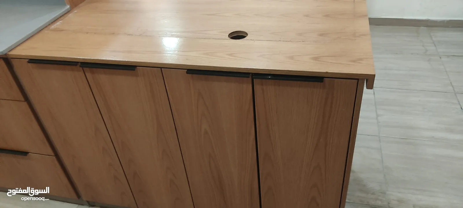 كاونتر خشب للمطاعم والمقاهي