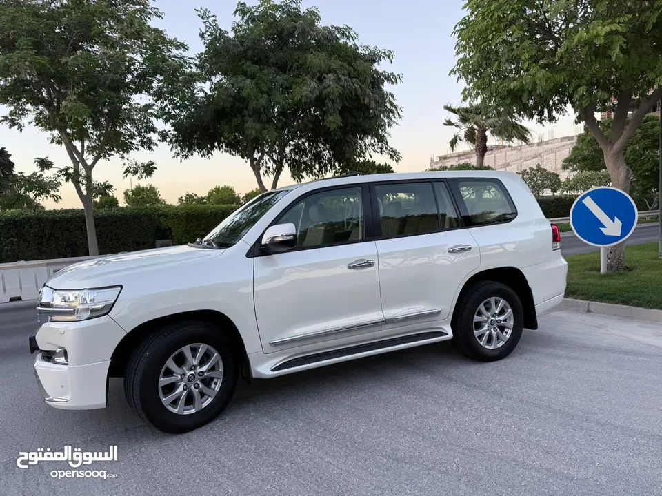 For Sale: Toyota Land Cruiser GXR V8 Model: 2018