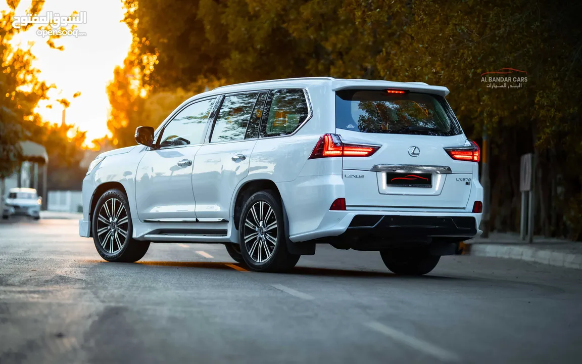 LEXUS LX570  ZERO ACCIDENT  SINGLE OWNER  2016  WHITE