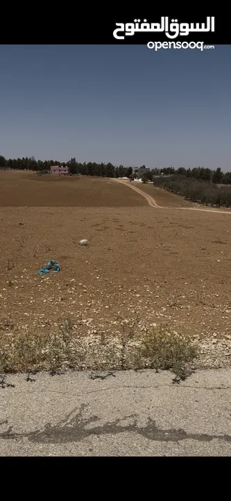 قطعة ارض زراعي وتصلح سكني داخل التنظيم قوشان مستقل مساحه 7557 متر مربع في مأدبا (ذيبان) واجهة 32 متر