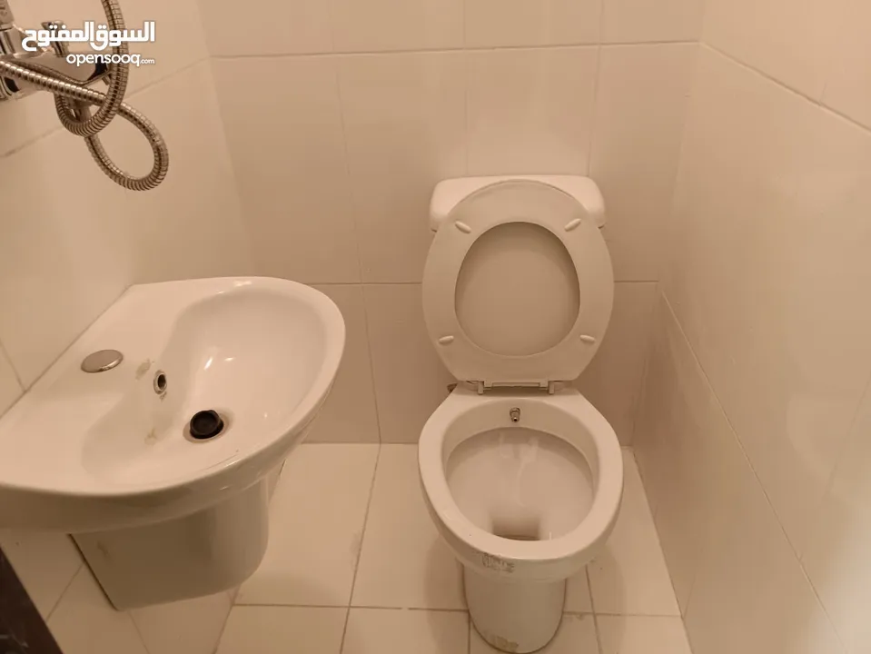 شقة شبه مفروشة للايجار في دير غبار ( Property 40672 )-174876150