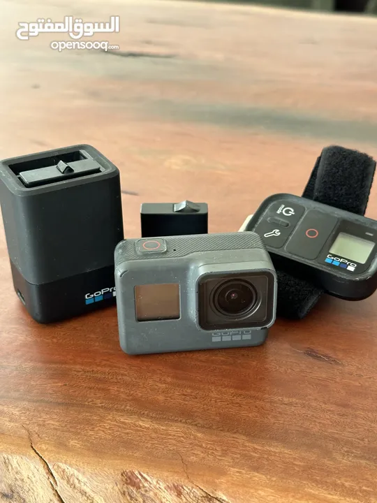 كاميرا جو برو 5 GoPro مستعملة مع بطاريتين وريموت كونترول أصلي و20 حمالة مختلفة
