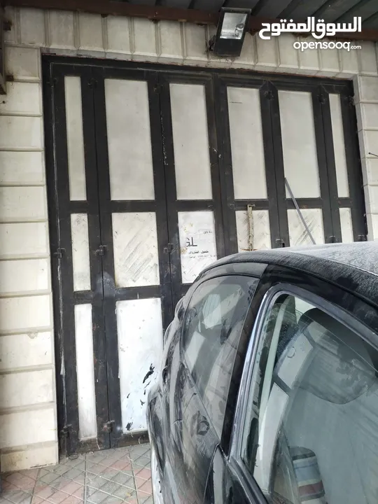 محل للايجار في مدينة حلحول على الشارع الرئيسي يصلح ل جميع الاعمال التجارية وبسعر اجار ممتاز