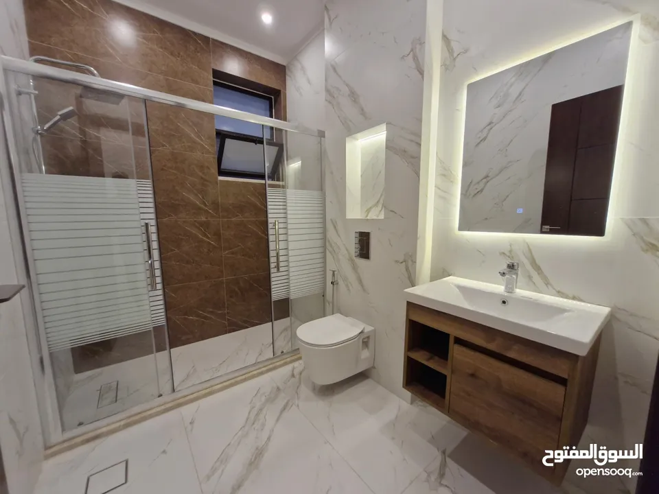 شقة طابق ثاني جديدة ،  مميزة ومطلة للبيع / مساحة (210 - 205 )m2 بأجمل مناطق ضاحية الامير راشد